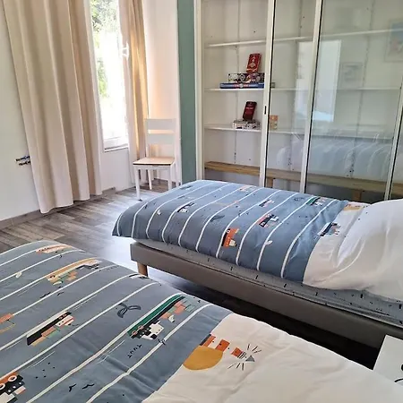 Willa Chez Jules, L'entree Des Caps *