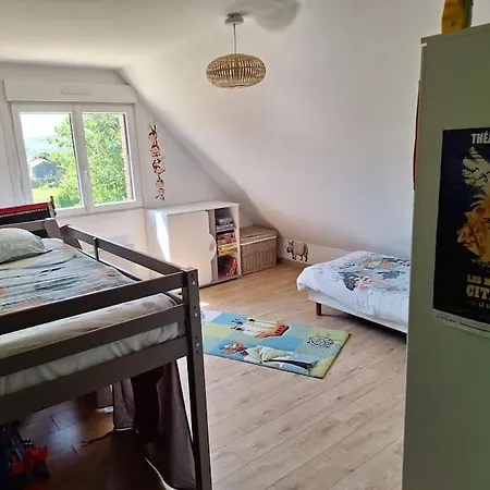 Chez Jules, L'entree Des Caps