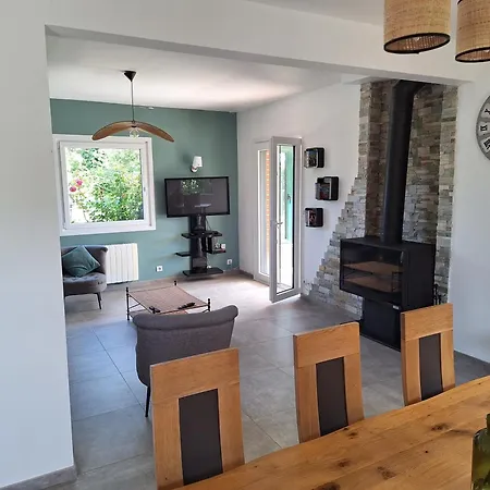 Chez Jules, L'entree Des Caps * Bazinghen