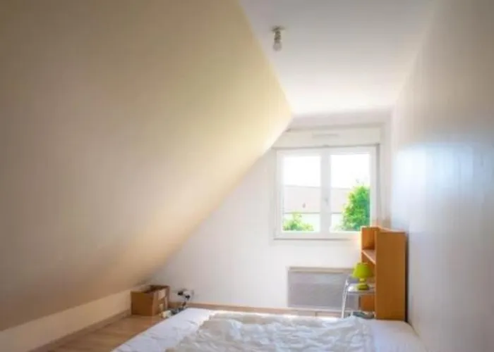 Chez Jules, L'entree Des Caps