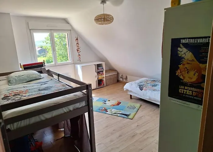 Chez Jules, L'entree Des Caps