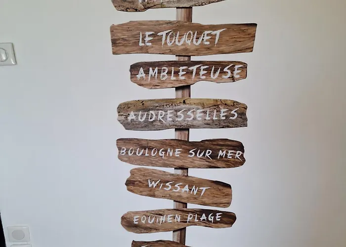 Chez Jules, L'entree Des Caps *