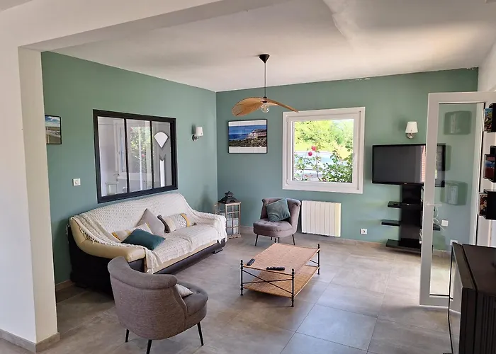 Chez Jules, L'entree Des Caps *